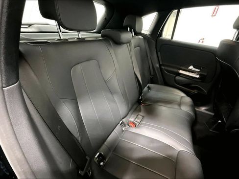 Used 2025 Mercedes-Benz GLA 250 image 28