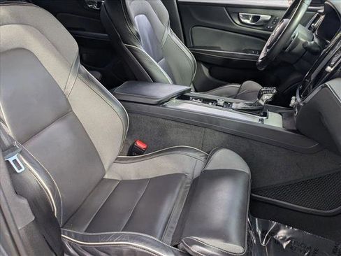 Used 2019 Volvo S60 T6 R-Design image 20