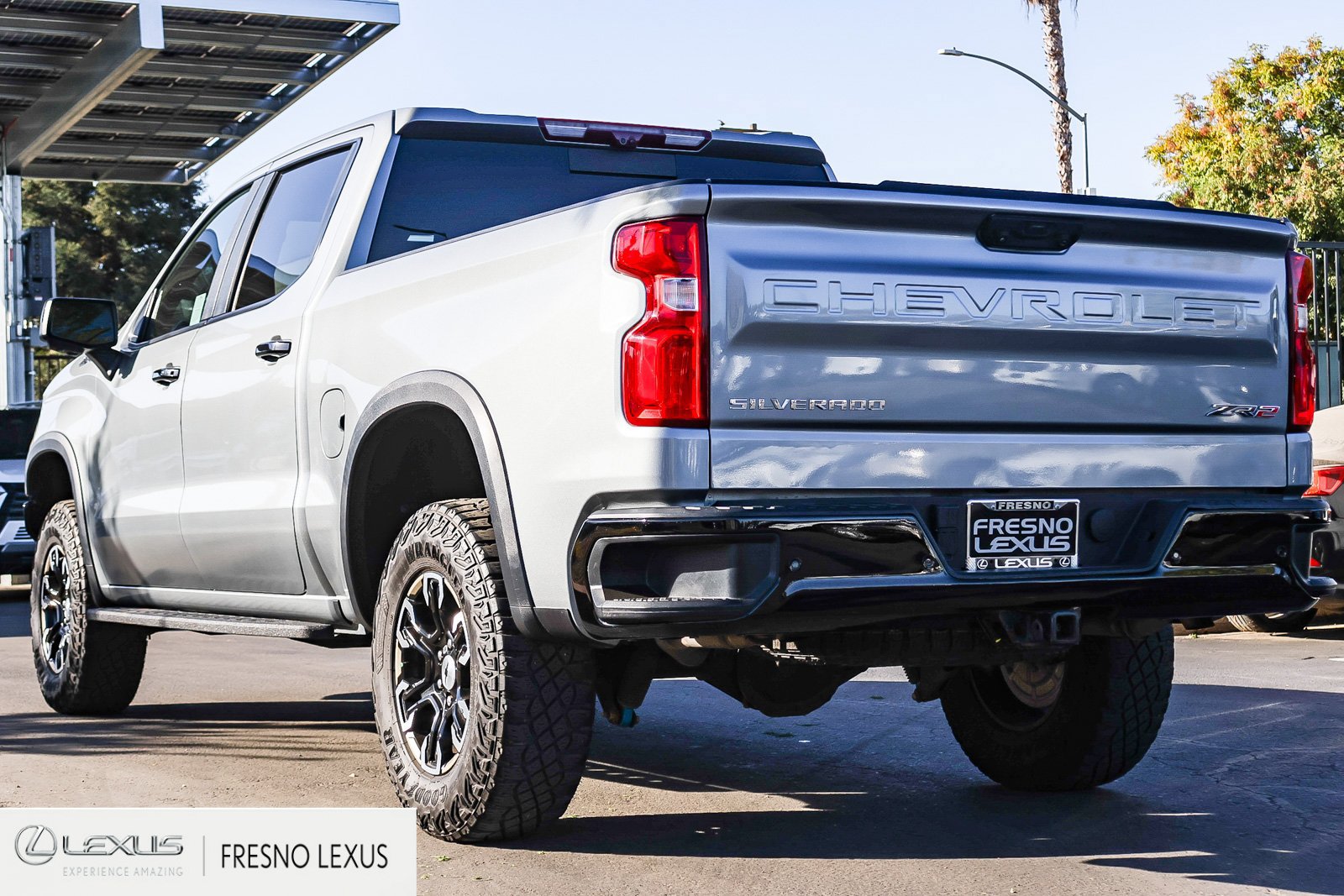 Used 2024 Chevrolet Silverado 1500 ZR2 w/ Technology Package AWD/4WD image 4