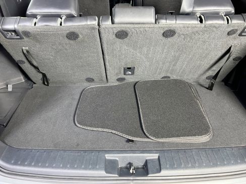 Used 2022 Toyota Highlander XLE image 25