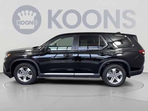 Used 2025 Honda Pilot EX-L image 2