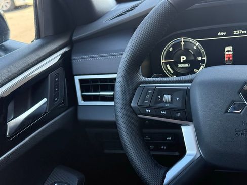 New 2025 Mitsubishi Outlander SEL Black Edition image 10