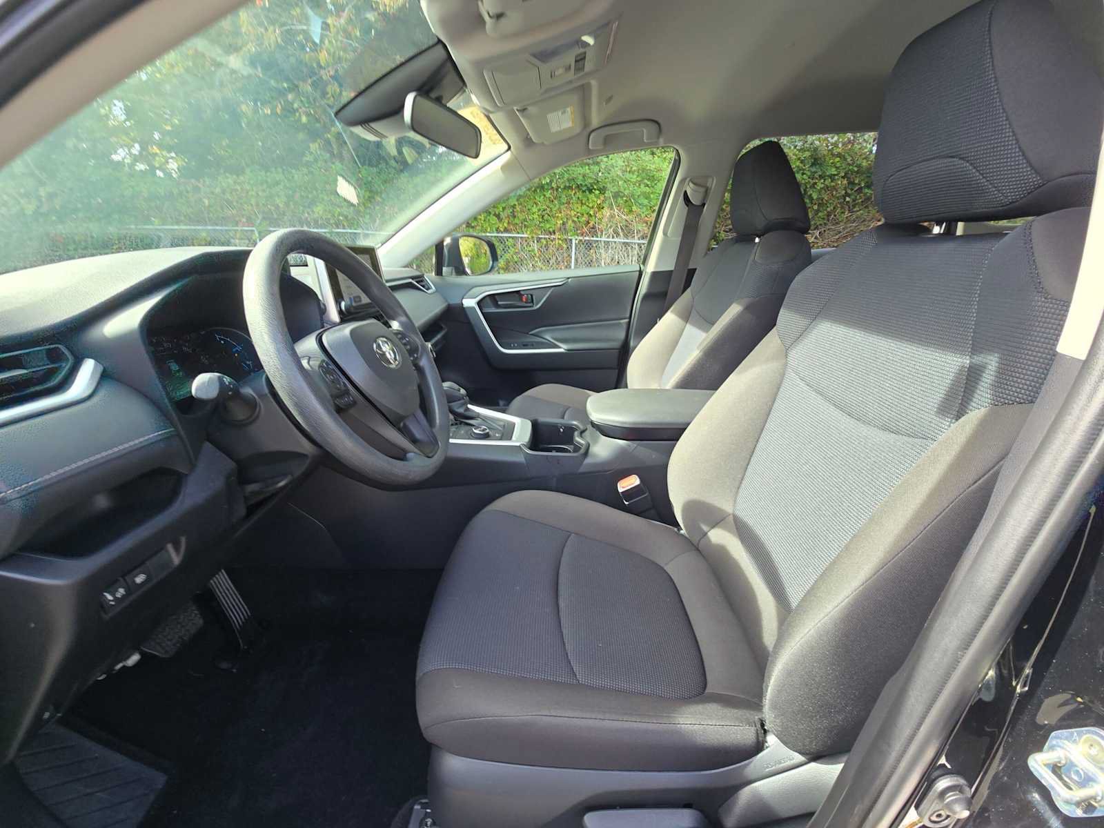 Certified 2025 Toyota RAV4 LE AWD/4WD image 21