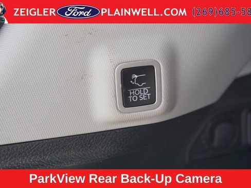 Used 2023 Jeep Grand Cherokee Limited AWD/4WD image 11
