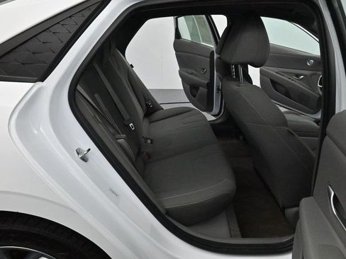 Used 2024 Hyundai Elantra SEL FWD image 29