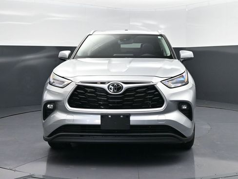 Used 2023 Toyota Highlander XLE image 10