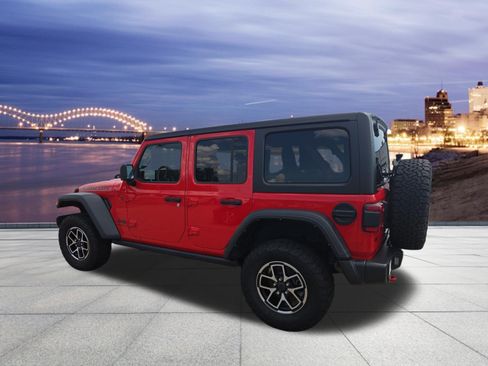 Used 2025 Jeep Wrangler Unlimited Rubicon AWD/4WD image 3