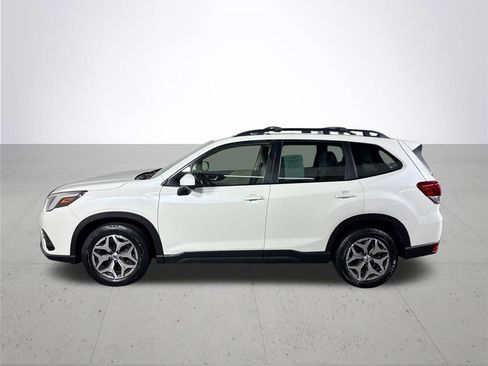 Used 2023 Subaru Forester Premium image 9