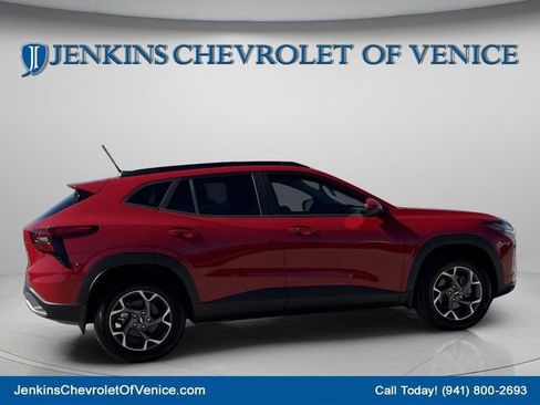 New 2026 Chevrolet Trax LT w/ Driver Confidence Package FWD image 4