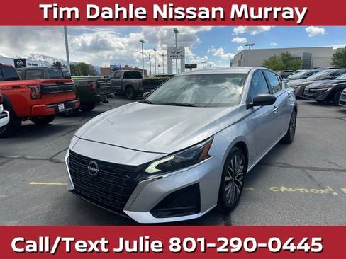 Used 2024 Nissan Altima 2.5 SV FWD image 5