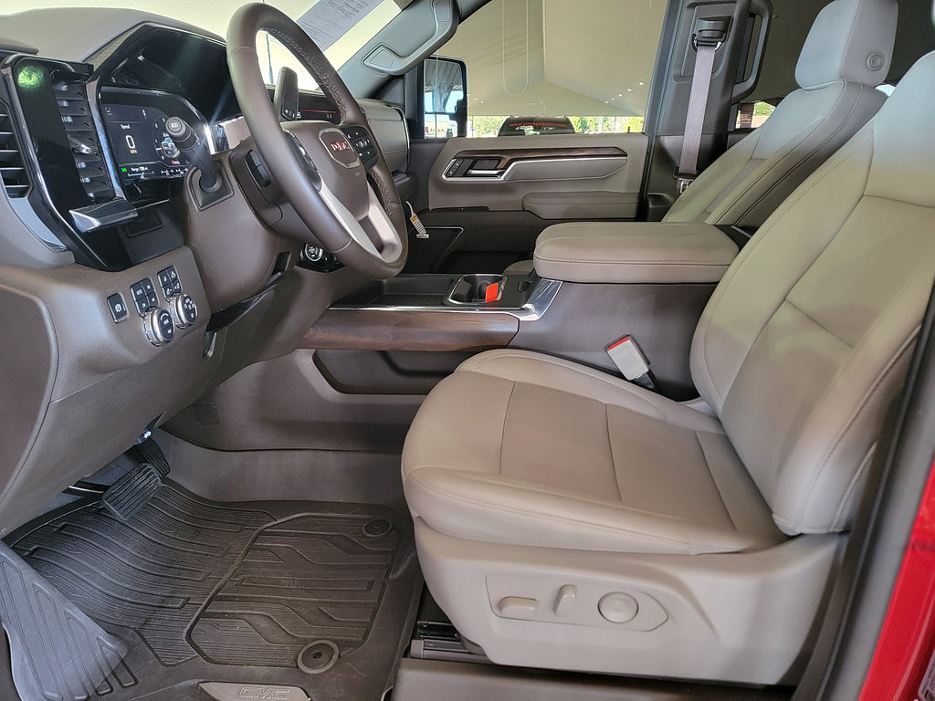 Used 2025 GMC Sierra 2500 SLT AWD/4WD image 2