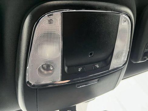 Used 2020 Jeep Grand Cherokee Laredo AWD/4WD image 12