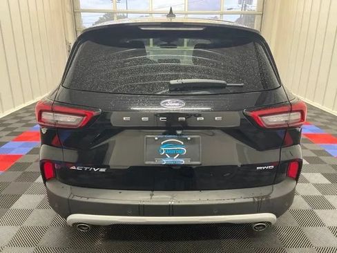 Used 2023 Ford Escape Active w/ Tech Pack #1 AWD/4WD image 5