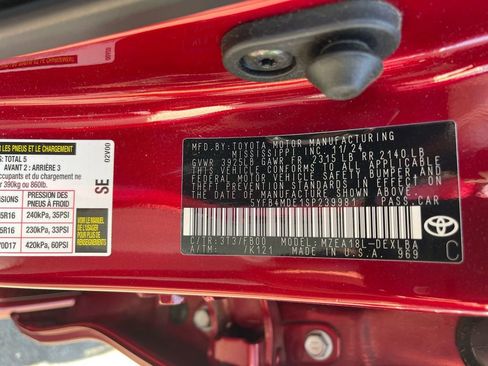 Used 2025 Toyota Corolla LE image 34