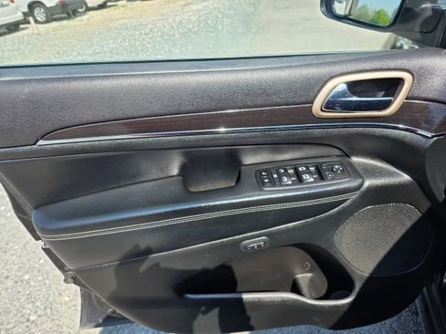 Used 2014 Jeep Grand Cherokee Limited image 11