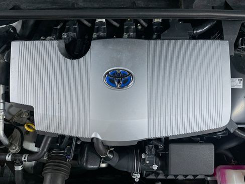 Used 2017 Toyota Prius Four w/ Premium Convenience Package FWD image 32