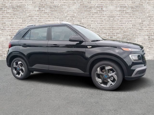 Used 2026 Hyundai Venue SEL FWD image 1