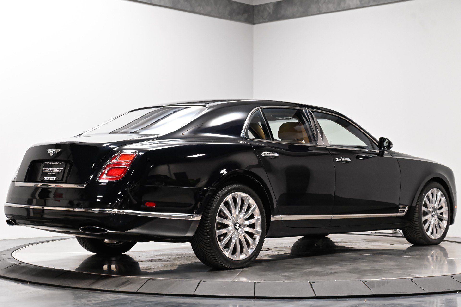 Used 2017 Bentley Mulsanne RWD image 12