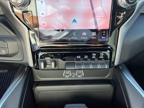 New 2026 RAM 3500 Big Horn AWD/4WD image 22