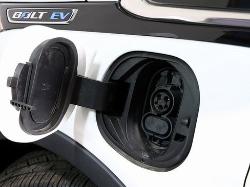 Used 2020 Chevrolet Bolt LT image 12