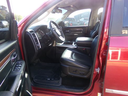 Used 2014 RAM 1500 Laramie w/ Convenience Group AWD/4WD image 9