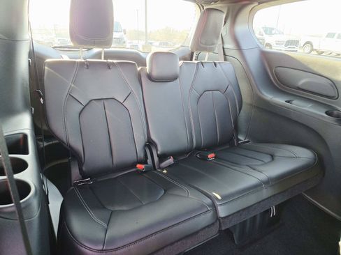 New 2026 Chrysler Pacifica Select w/ S Appearance Package FWD image 16