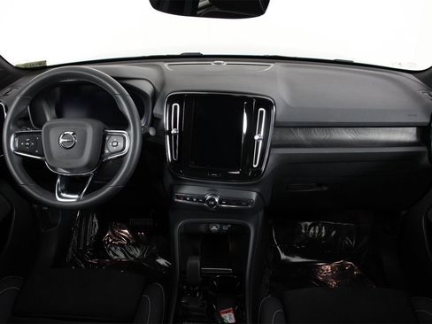 Certified 2023 Volvo C40 P8 Recharge Plus image 7