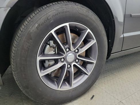 Used 2017 Dodge Grand Caravan SXT FWD image 31