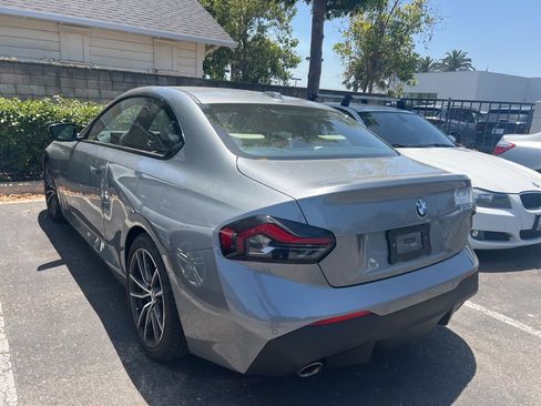 Used 2025 BMW 230i Coupe w/ Convenience Package RWD image 3