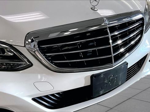 Used 2014 Mercedes-Benz E 350 4MATIC Sedan image 31