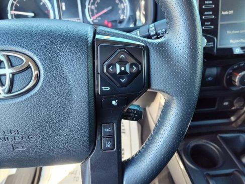 Used 2022 Toyota 4Runner TRD Off-Road image 17