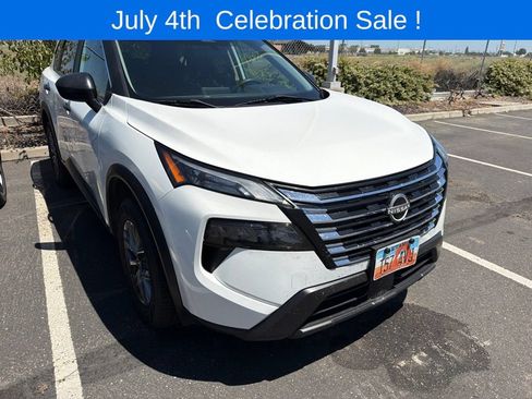 Used 2024 Nissan Rogue S AWD/4WD image 1
