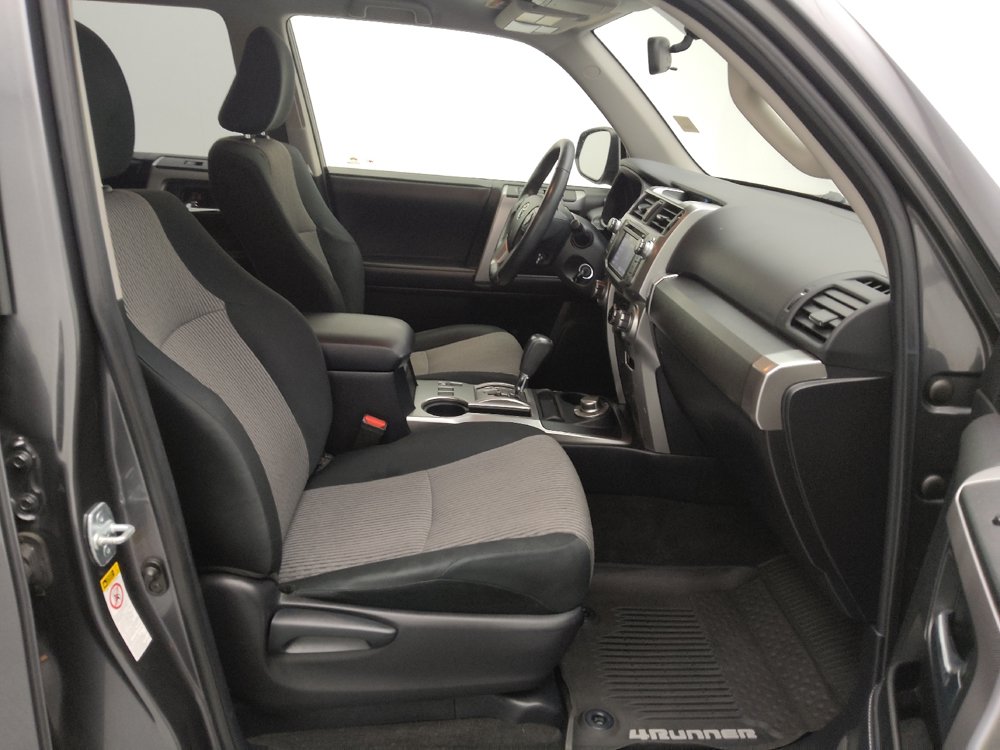 Used 2017 Toyota 4Runner SR5 AWD/4WD image 21