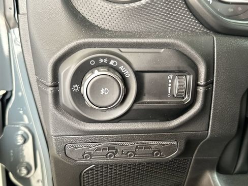 Used 2024 Jeep Wrangler Unlimited Rubicon w/ Safety Group image 19