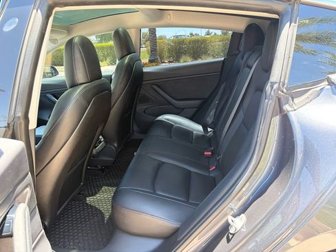 Used 2018 Tesla Model 3 Long Range RWD image 10