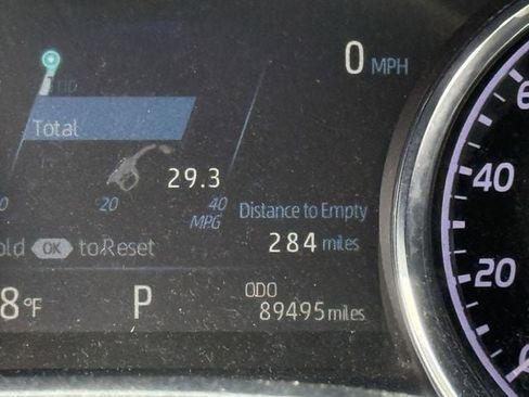 Used 2020 Toyota Camry SE w/ Cold Weather Package AWD/4WD image 15