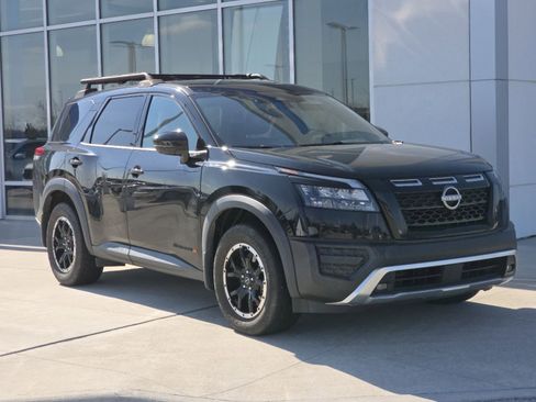 Used 2023 Nissan Pathfinder Rock Creek AWD/4WD image 2