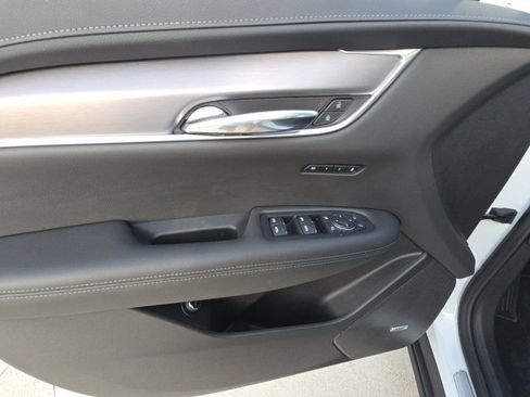 New 2025 Cadillac XT6 Luxury image 13