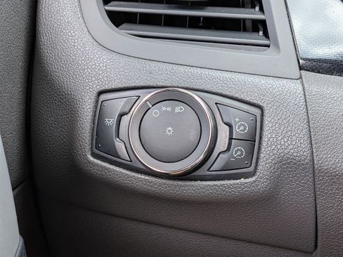 Used 2011 Ford Edge SE FWD image 22