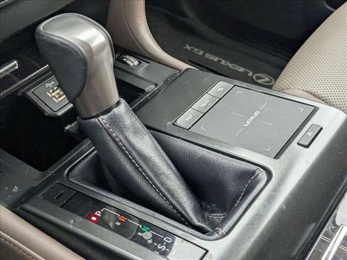 Used 2022 Lexus GX 460 Premium image 11