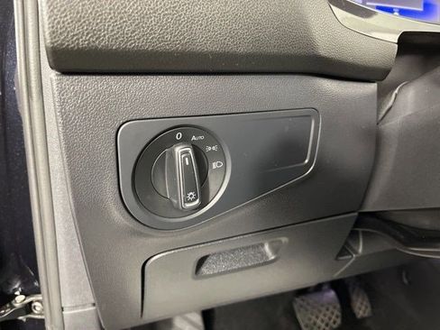 Used 2023 Volkswagen Tiguan SE image 28