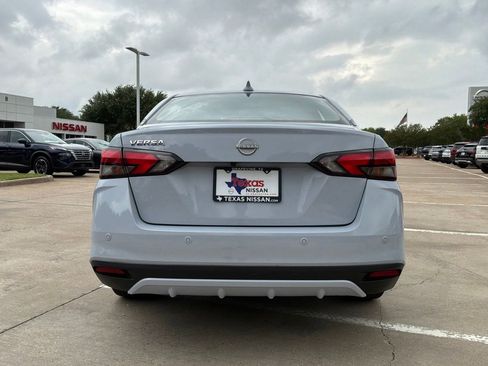 Used 2025 Nissan Versa SV FWD image 7