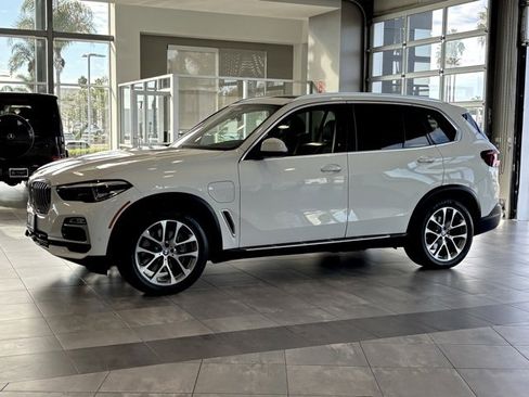 Used 2021 BMW X5 xDrive45e w/ Premium Package image 11