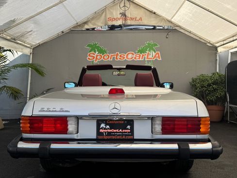 Used 1987 Mercedes-Benz 560 SL image 5