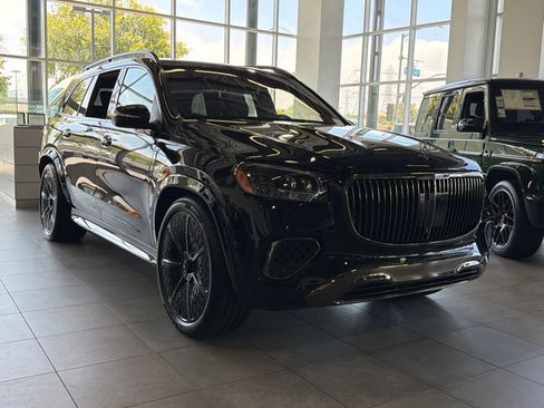 New 2026 Mercedes-Benz Maybach GLS 600 4MATIC image 4