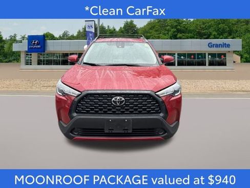 Used 2022 Toyota Corolla Cross LE w/ Moonroof Package image 3