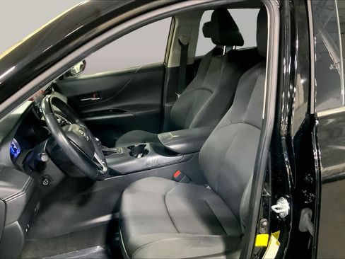 Used 2021 Toyota Venza LE w/ Carpet Mat Package (TMS) AWD/4WD image 8