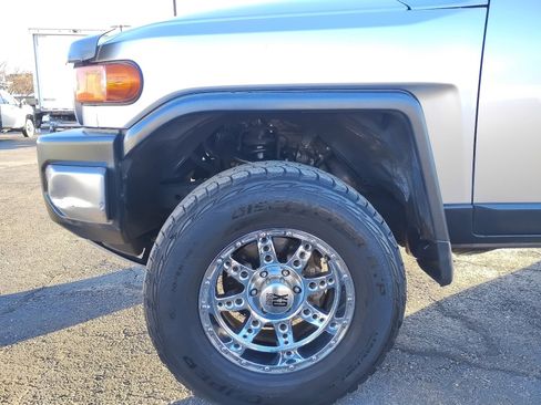 Used 2007 Toyota FJ Cruiser 4WD image 10