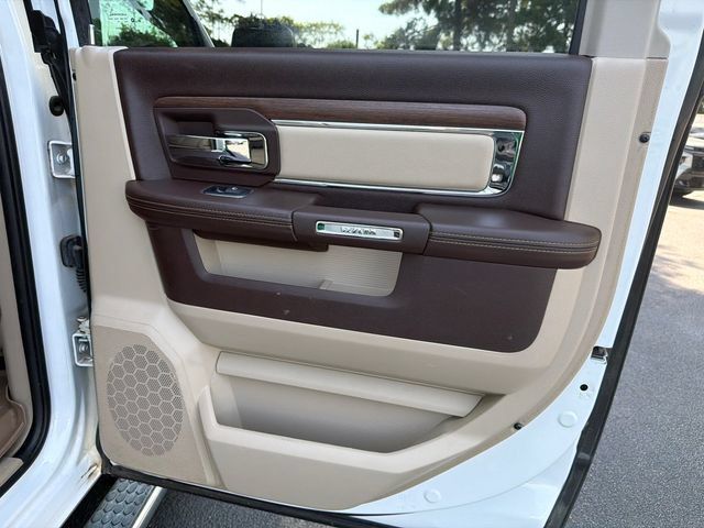Used 2017 RAM 1500 Laramie AWD/4WD image 16