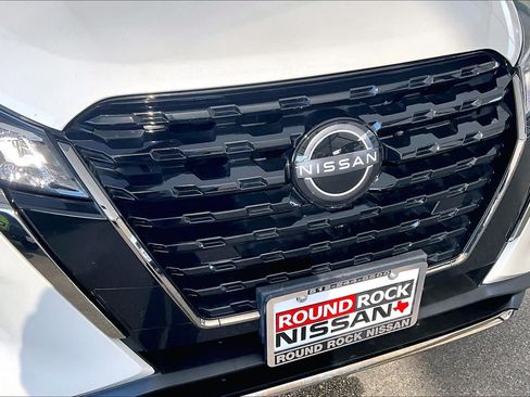 Used 2023 Nissan Kicks SR w/ Interior Electronics Package FWD image 28